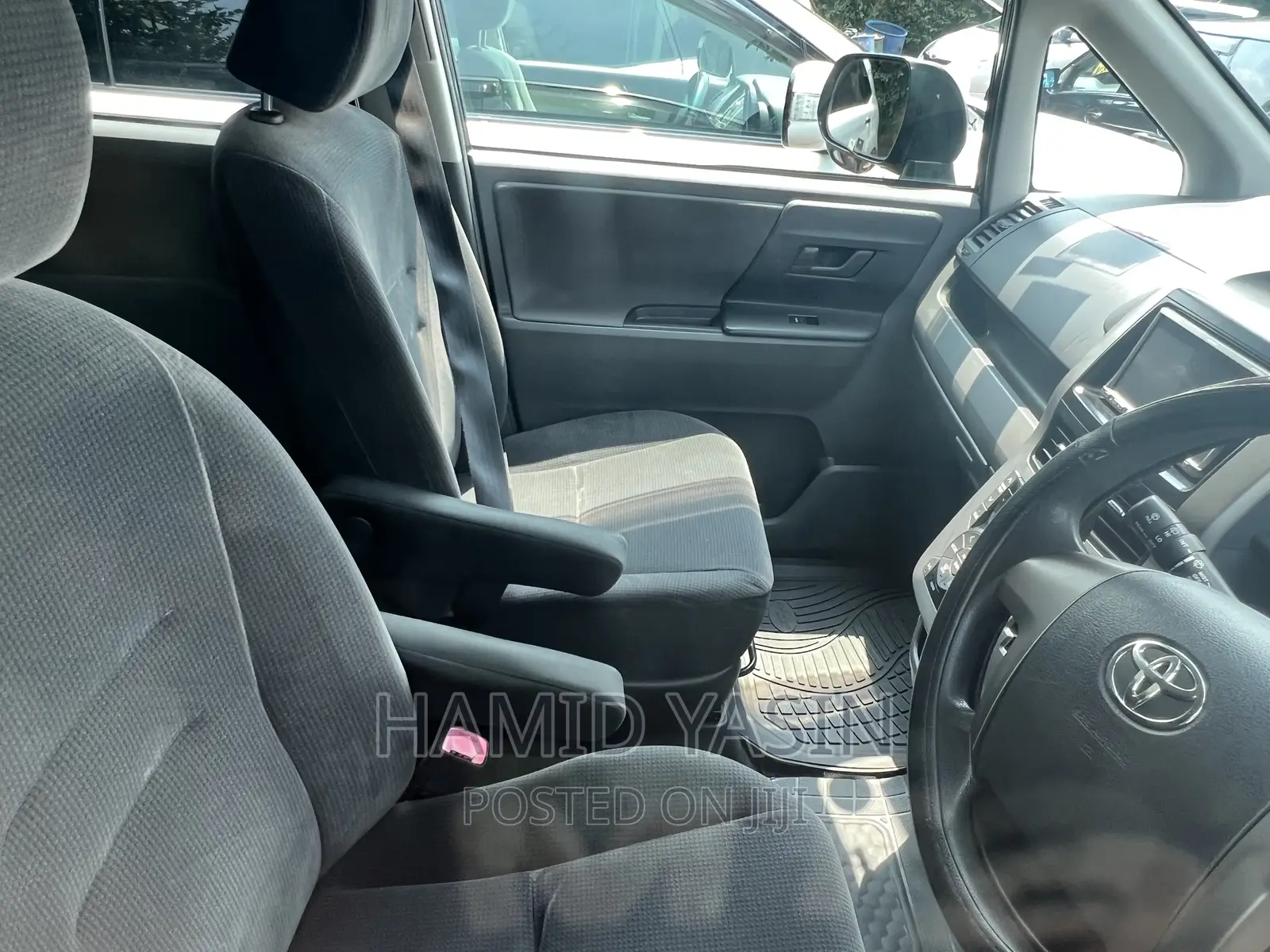 Toyota Noah 2009 Gray