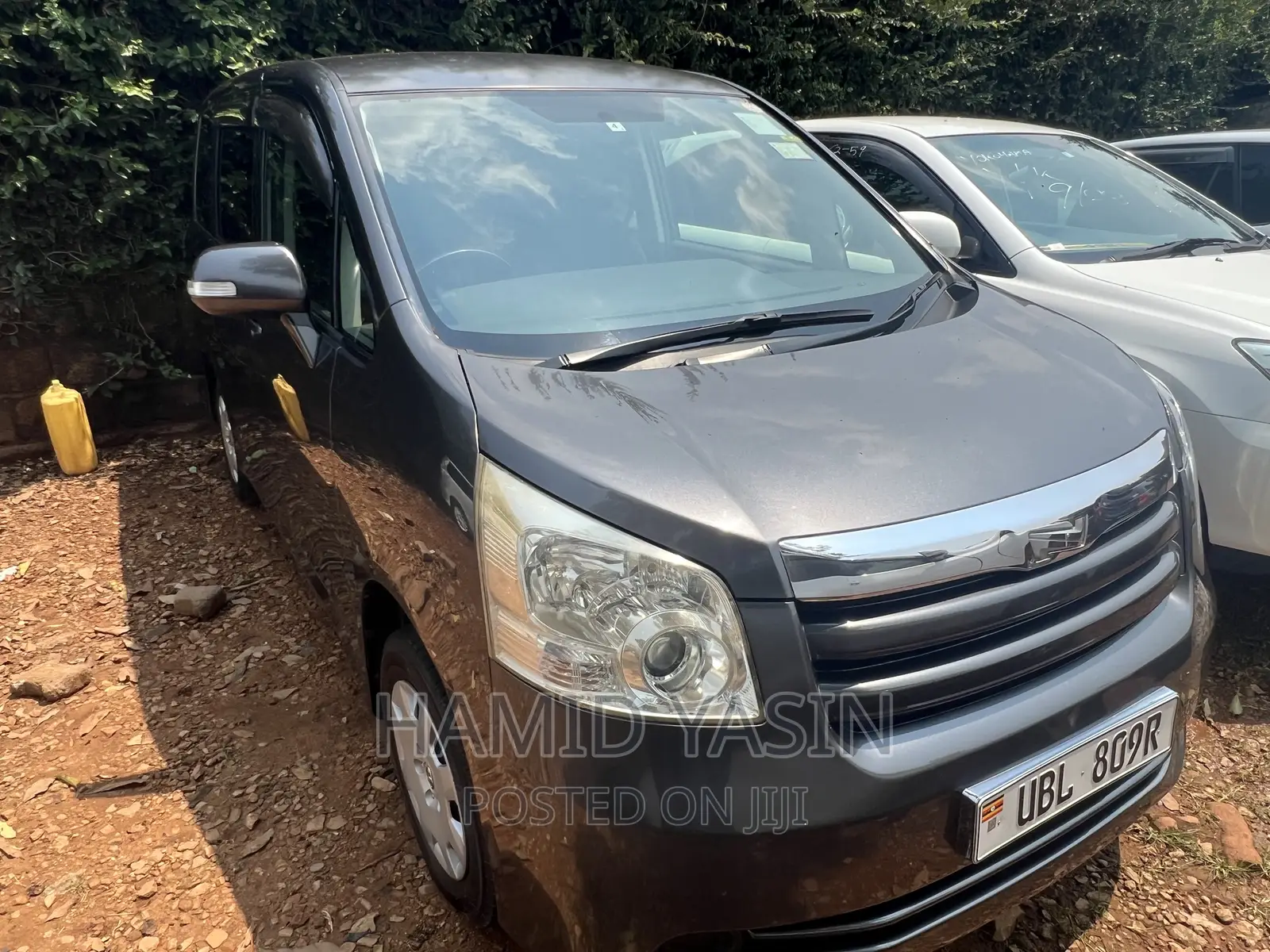 Toyota Noah 2009 Gray