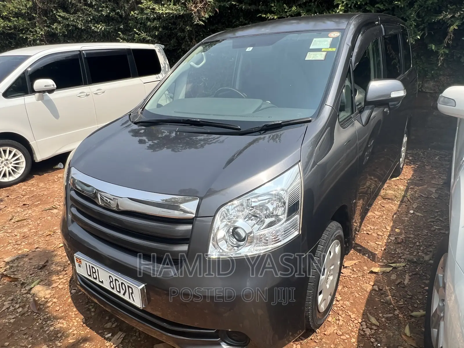Toyota Noah 2009 Gray