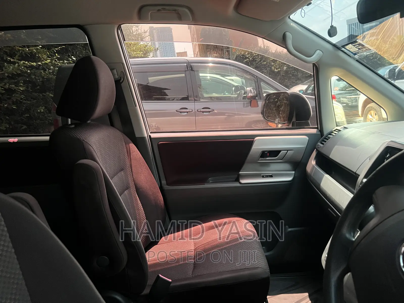Toyota Noah 2009 Gray