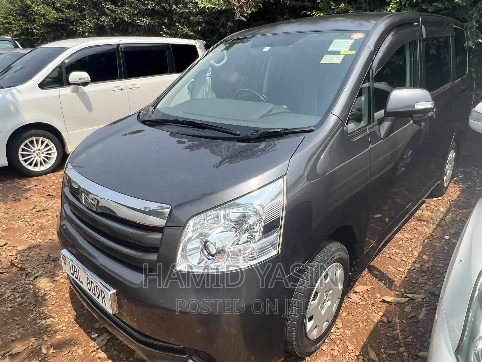 Toyota Noah 2009 Gray