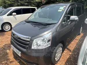 Toyota Noah 2009 Gray