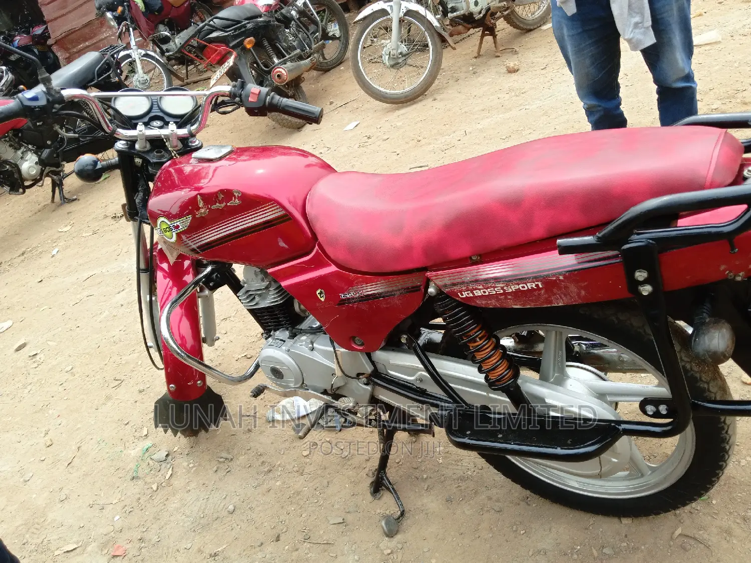 Bajaj Discover 100 2022 Red