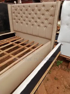 5by6 Cream Leather Dressed Bed