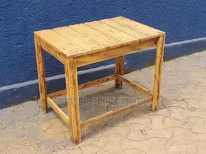 Adorable Pullet Table