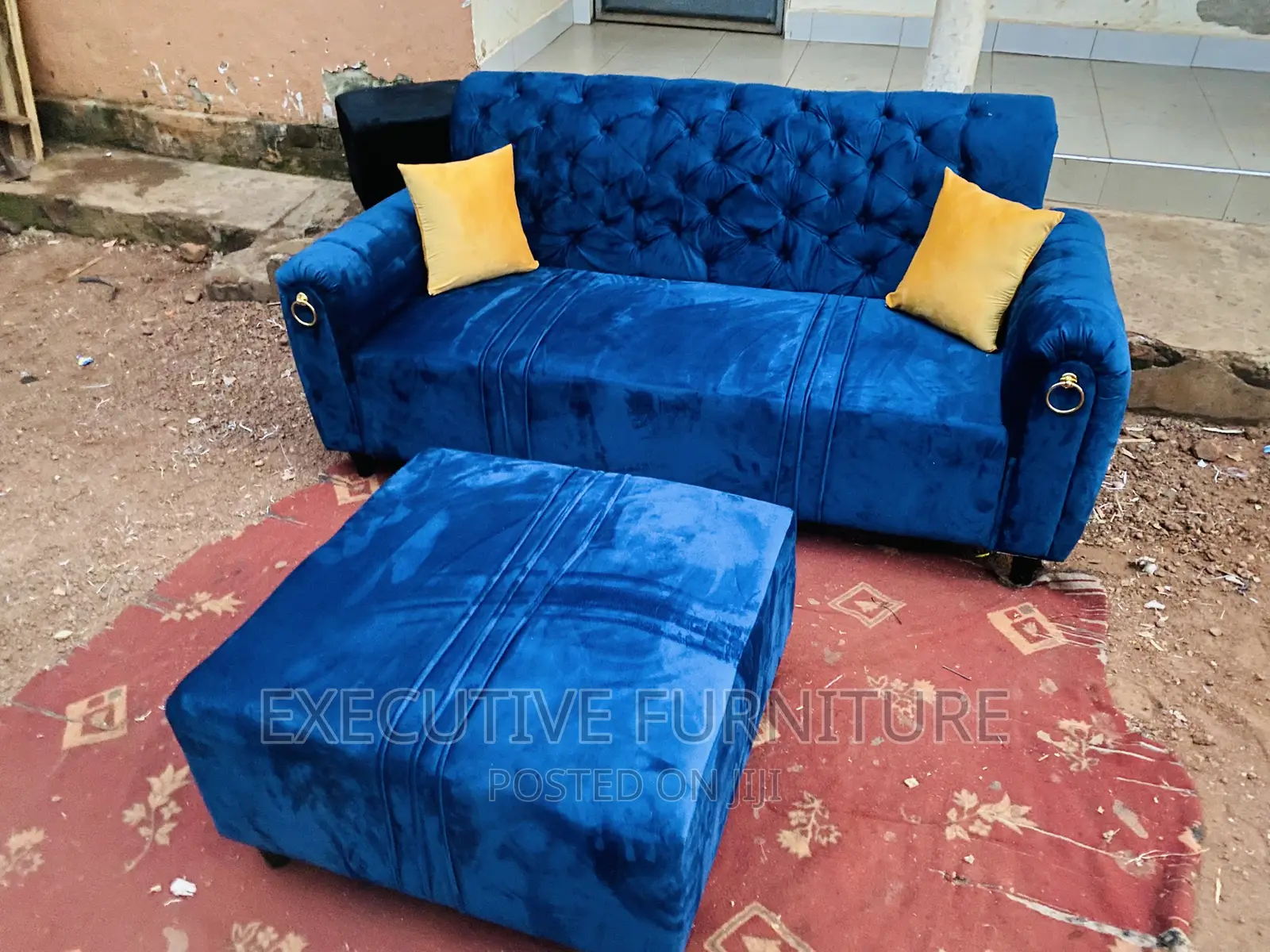 Chesterfield Sofa With Table
