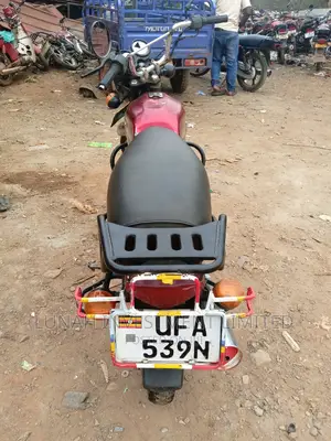 Bajaj Avenger 160 Street 2022 Red