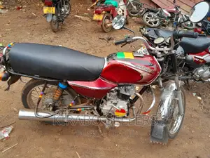 Bajaj Boxer 100 2019 Red