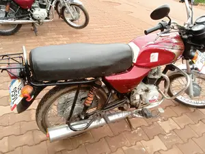 Bajaj Boxer 100 2023 Red