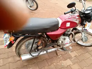 Bajaj Boxer 100 2023 Red