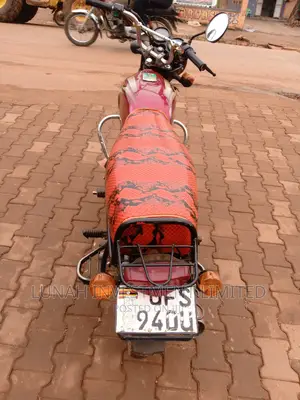 Bajaj CT 110X 2023 Red