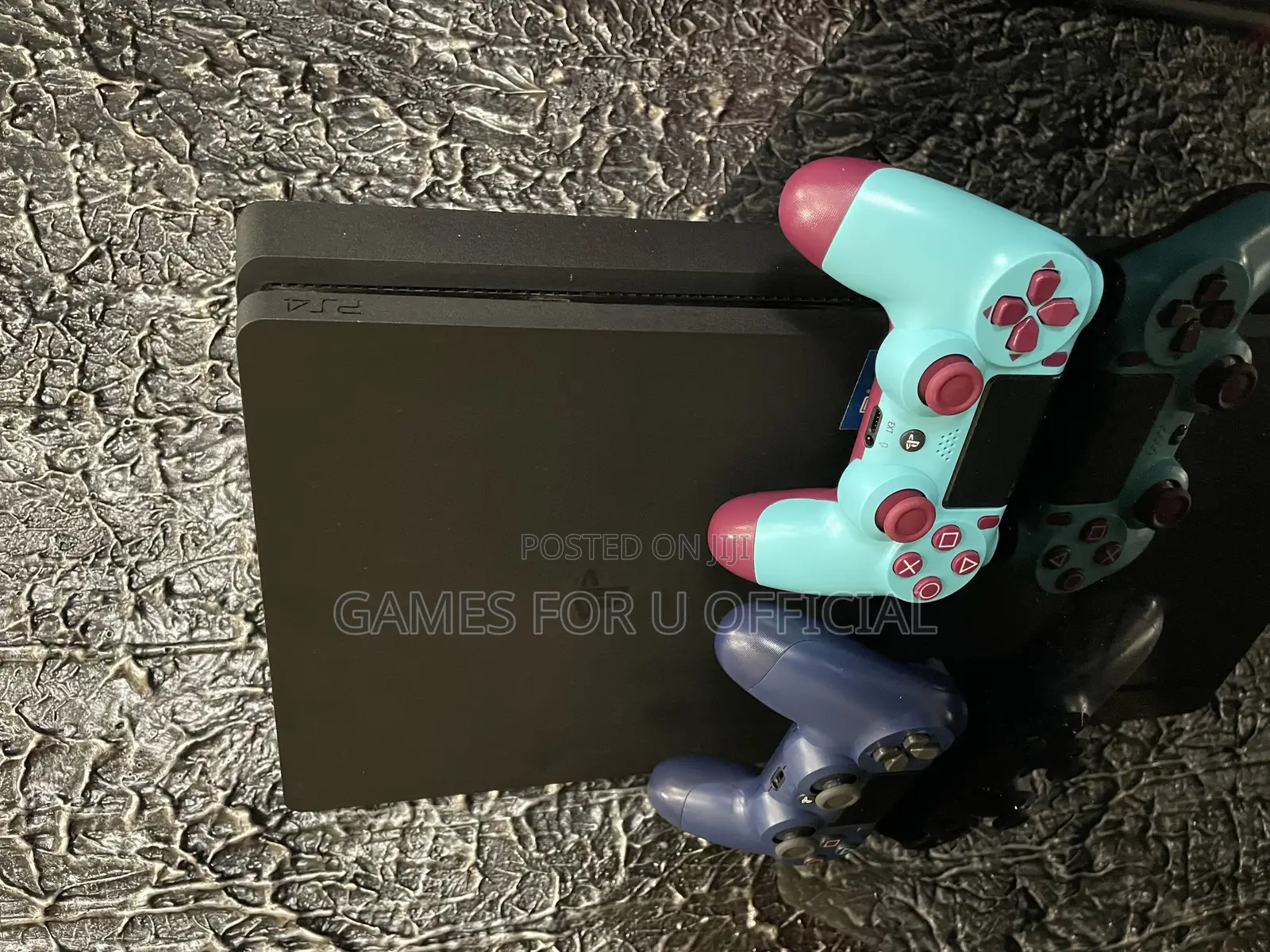 Chipped Ps4 Slim Black in Color