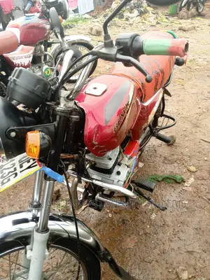 Bajaj Boxer 2023 Red