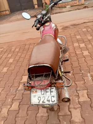 Bajaj Boxer 100 2023 Red