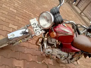 Bajaj Boxer 100 2023 Red