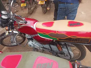 Bajaj Boxer 100 2023 Red
