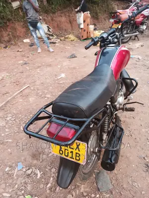 Yamaha Crux 2017 Red