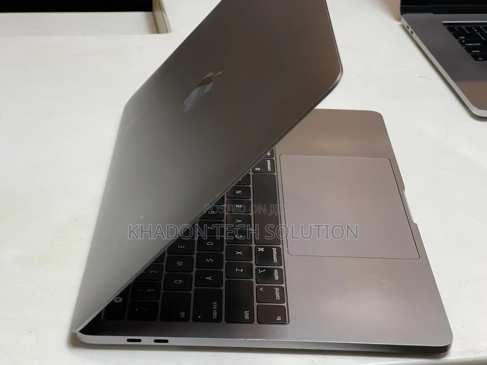 Laptop Apple MacBook Pro 2018 16GB Intel Core I7 SSD 500GB