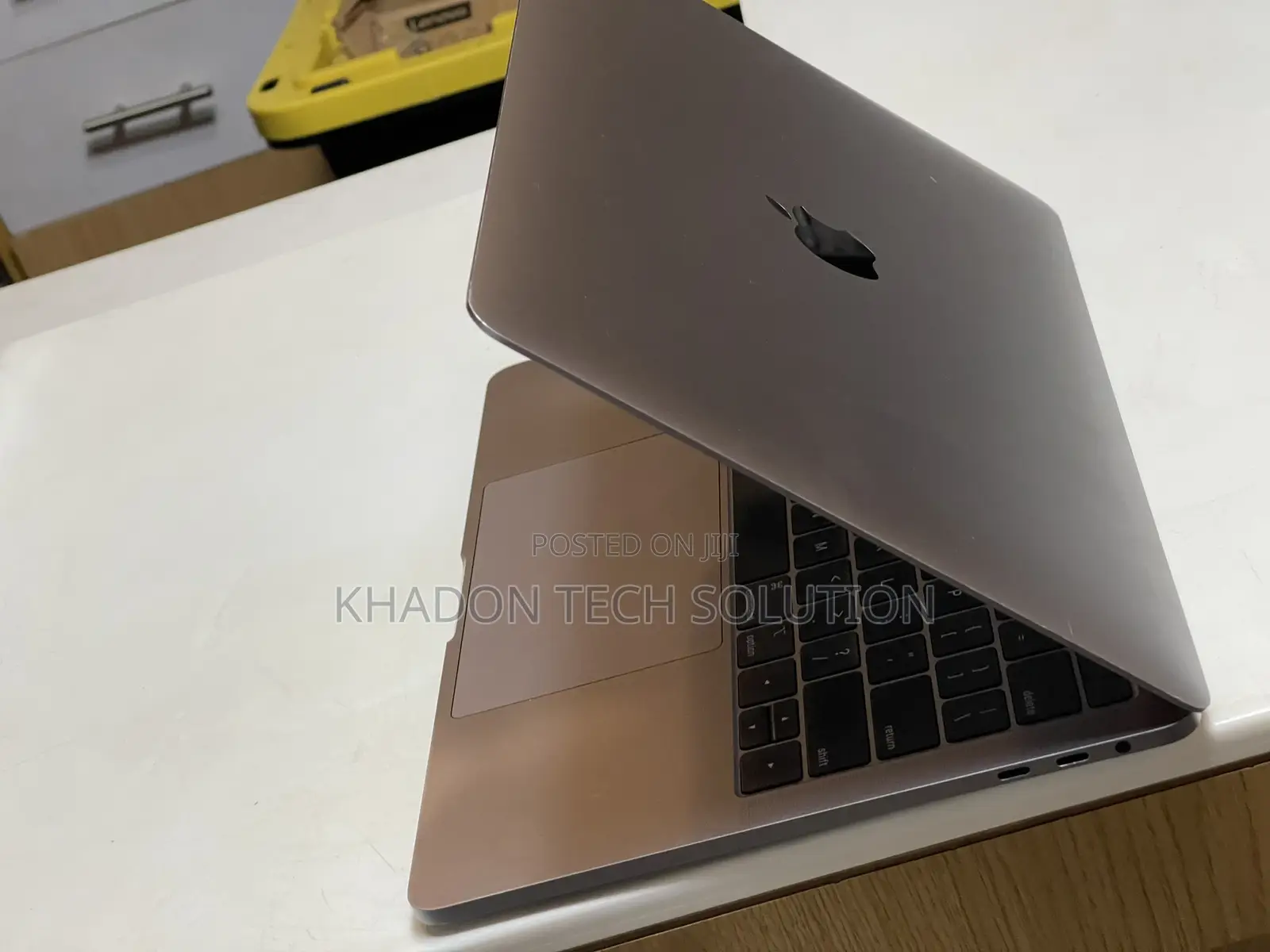 Laptop Apple MacBook Pro 2018 16GB Intel Core I7 SSD 500GB