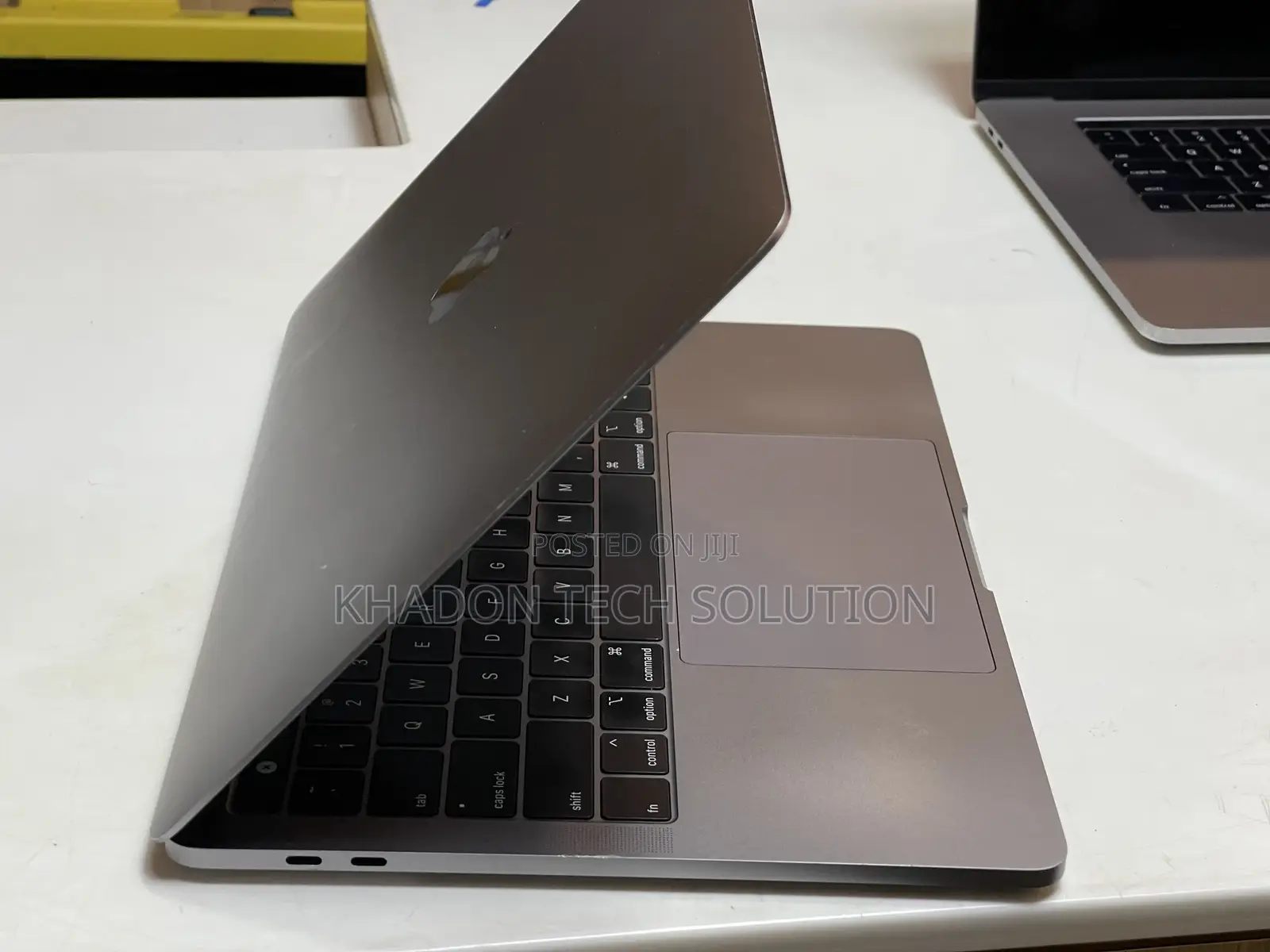 Laptop Apple MacBook Pro 2018 16GB Intel Core I7 SSD 500GB