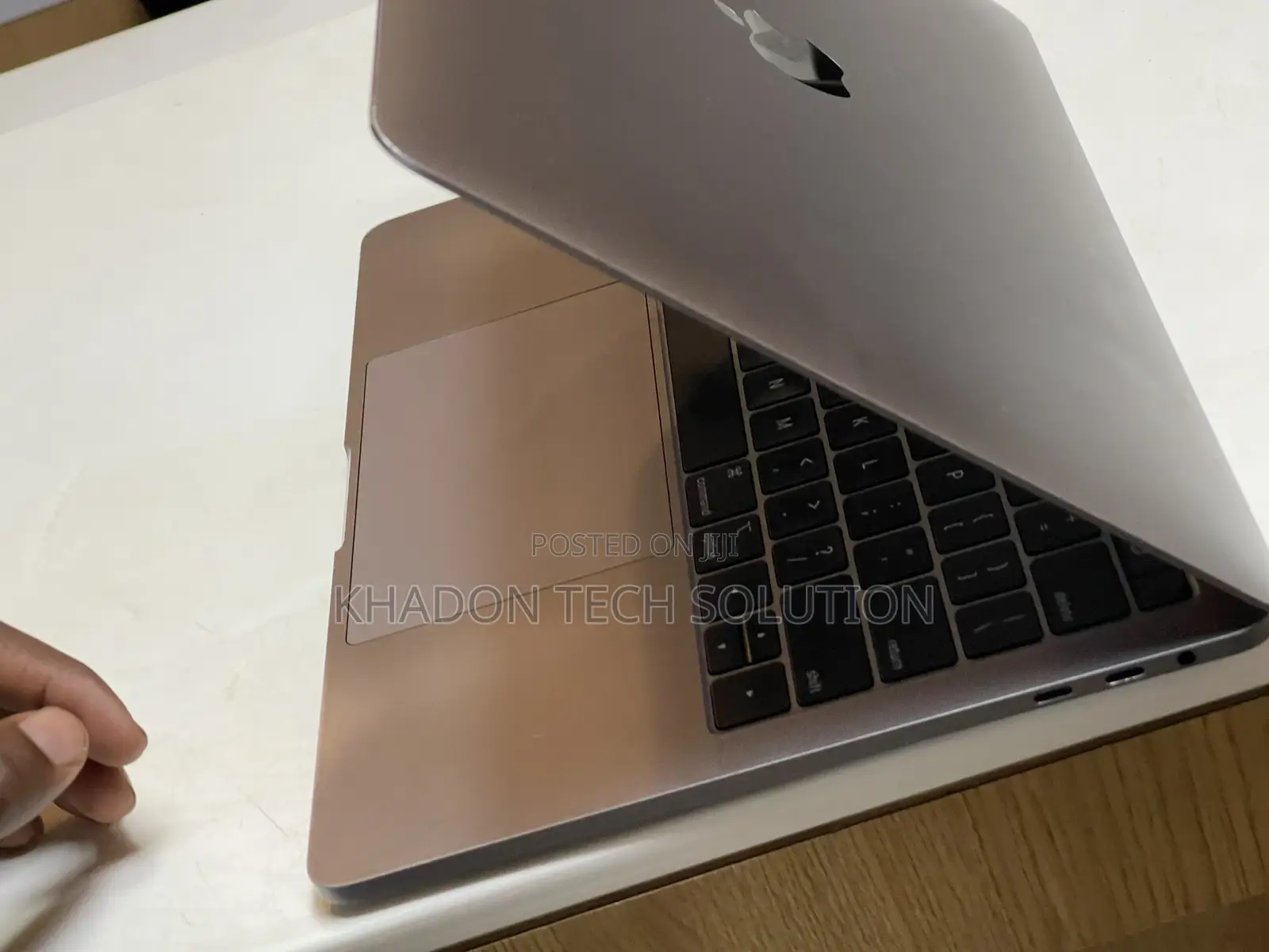 Laptop Apple MacBook Pro 2018 16GB Intel Core I7 SSD 500GB