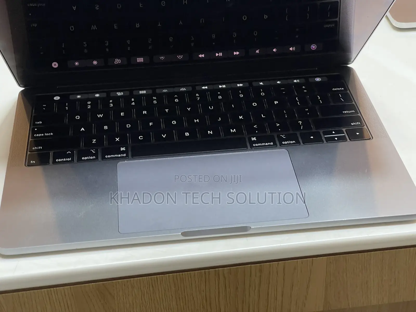 Laptop Apple MacBook Pro 2018 16GB Intel Core I7 SSD 500GB