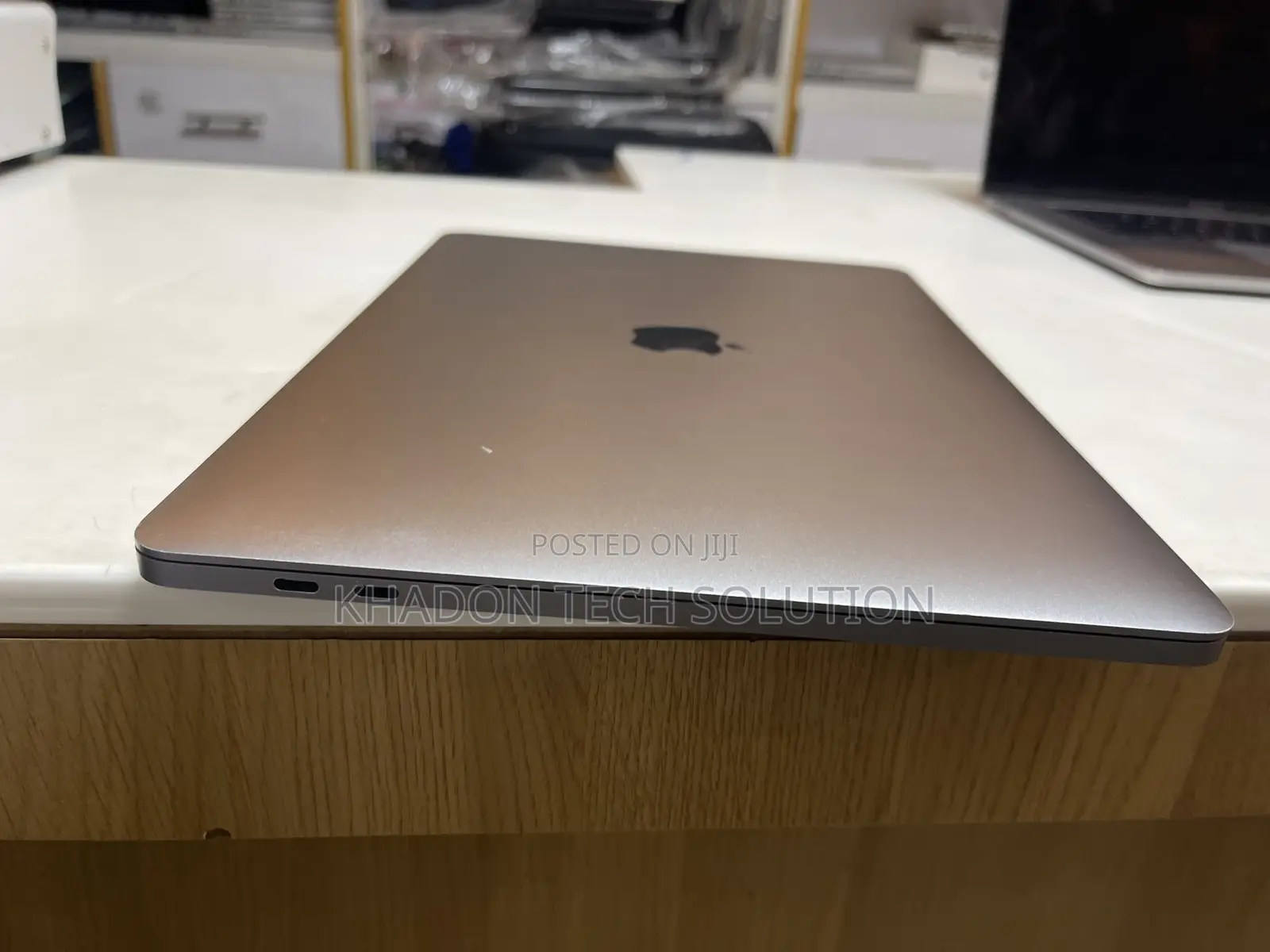 Laptop Apple MacBook Pro 2018 16GB Intel Core I7 SSD 500GB