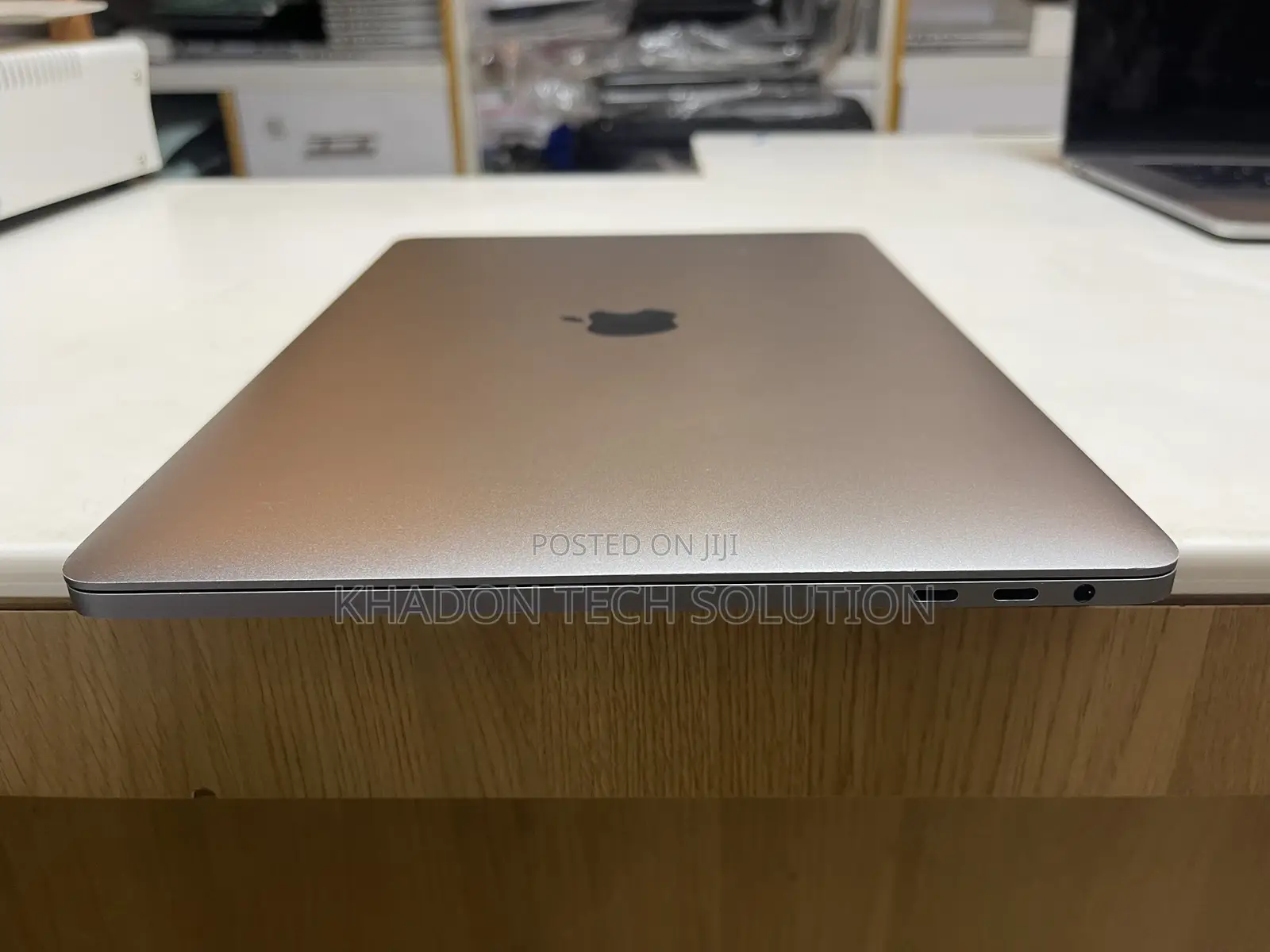Laptop Apple MacBook Pro 2018 16GB Intel Core I7 SSD 500GB
