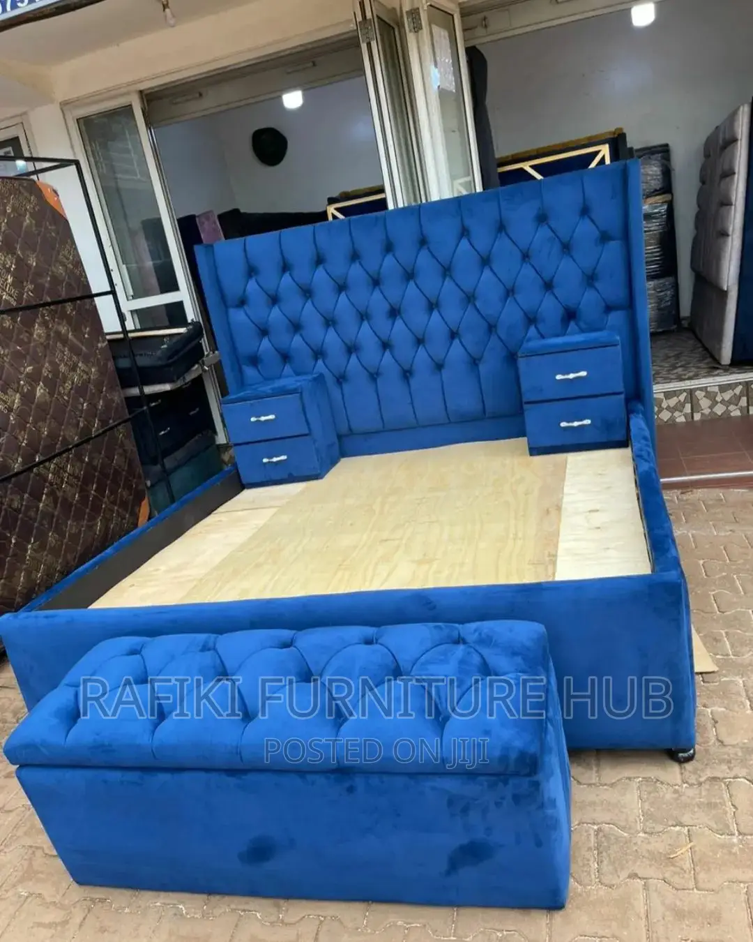 Fabric Bed / 5by6 / Wooden Bed / Classy / Best Furniture