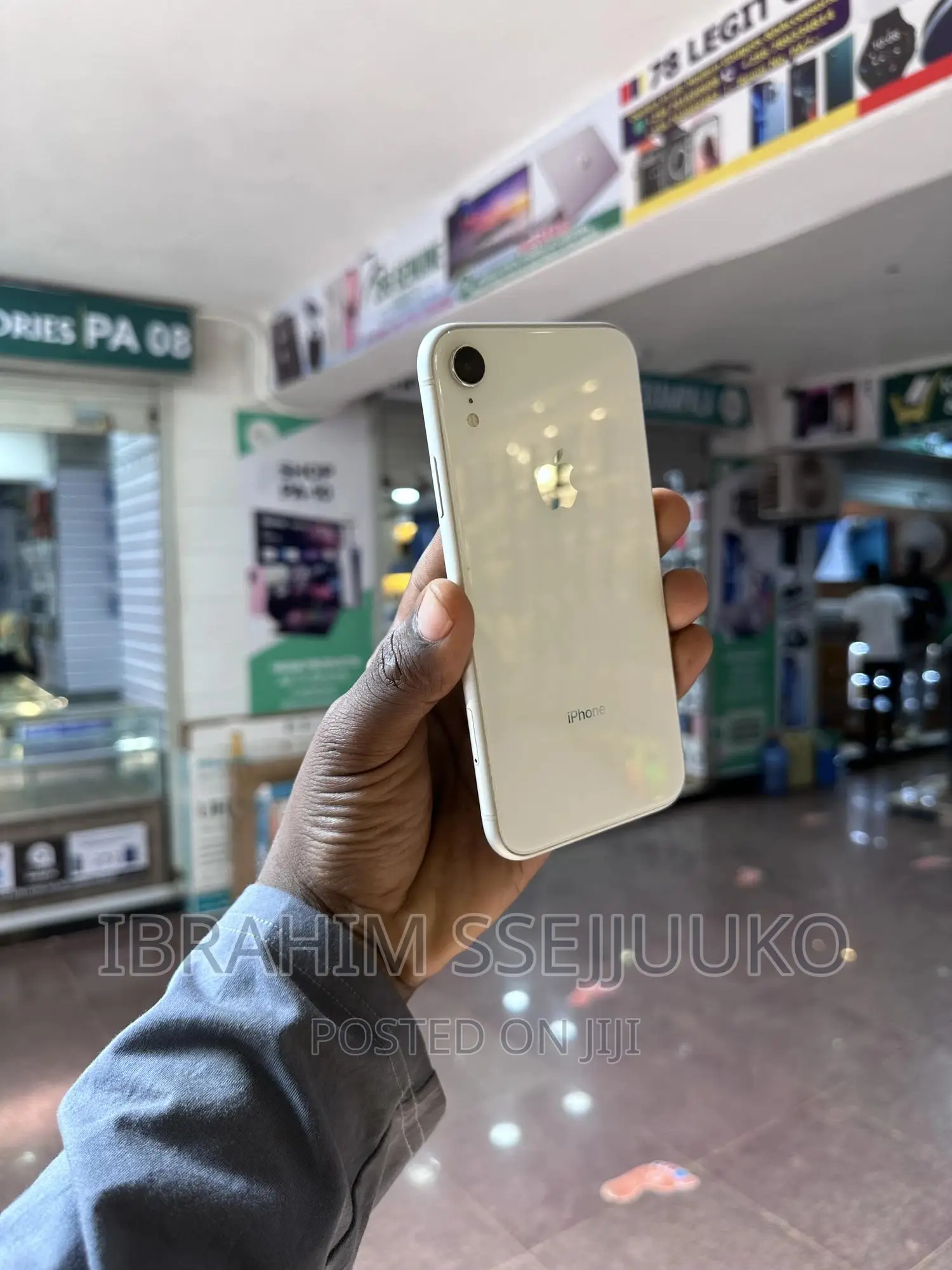 Apple iPhone XR 64 GB White