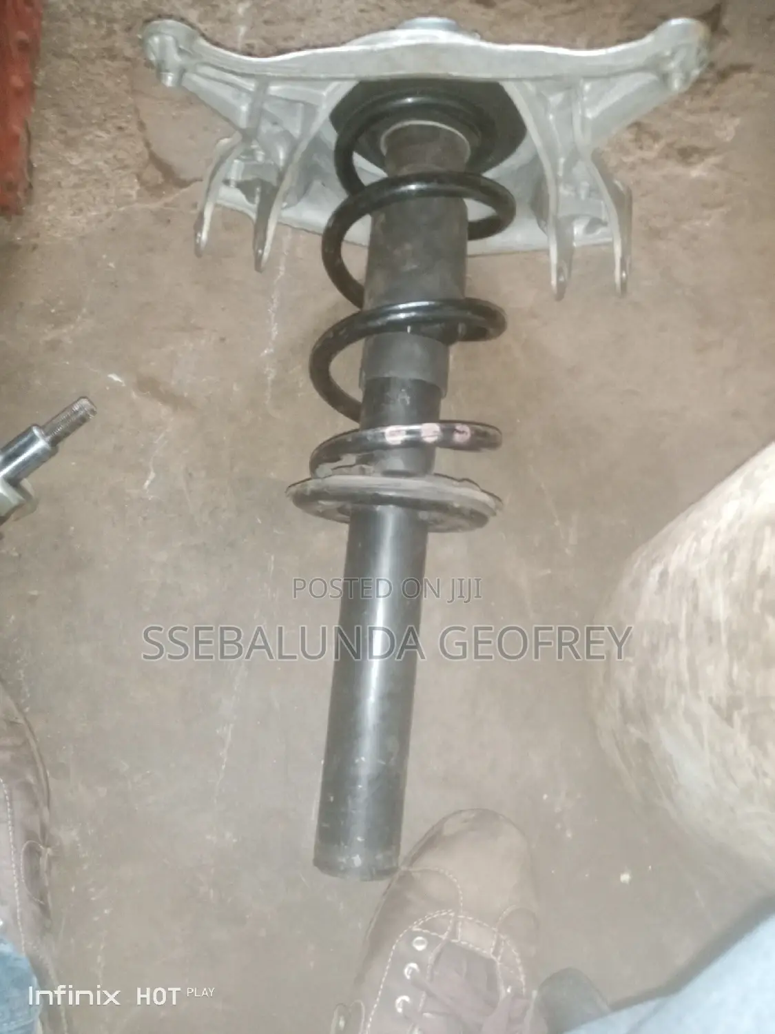 Alt Audi A4 Front Shock
