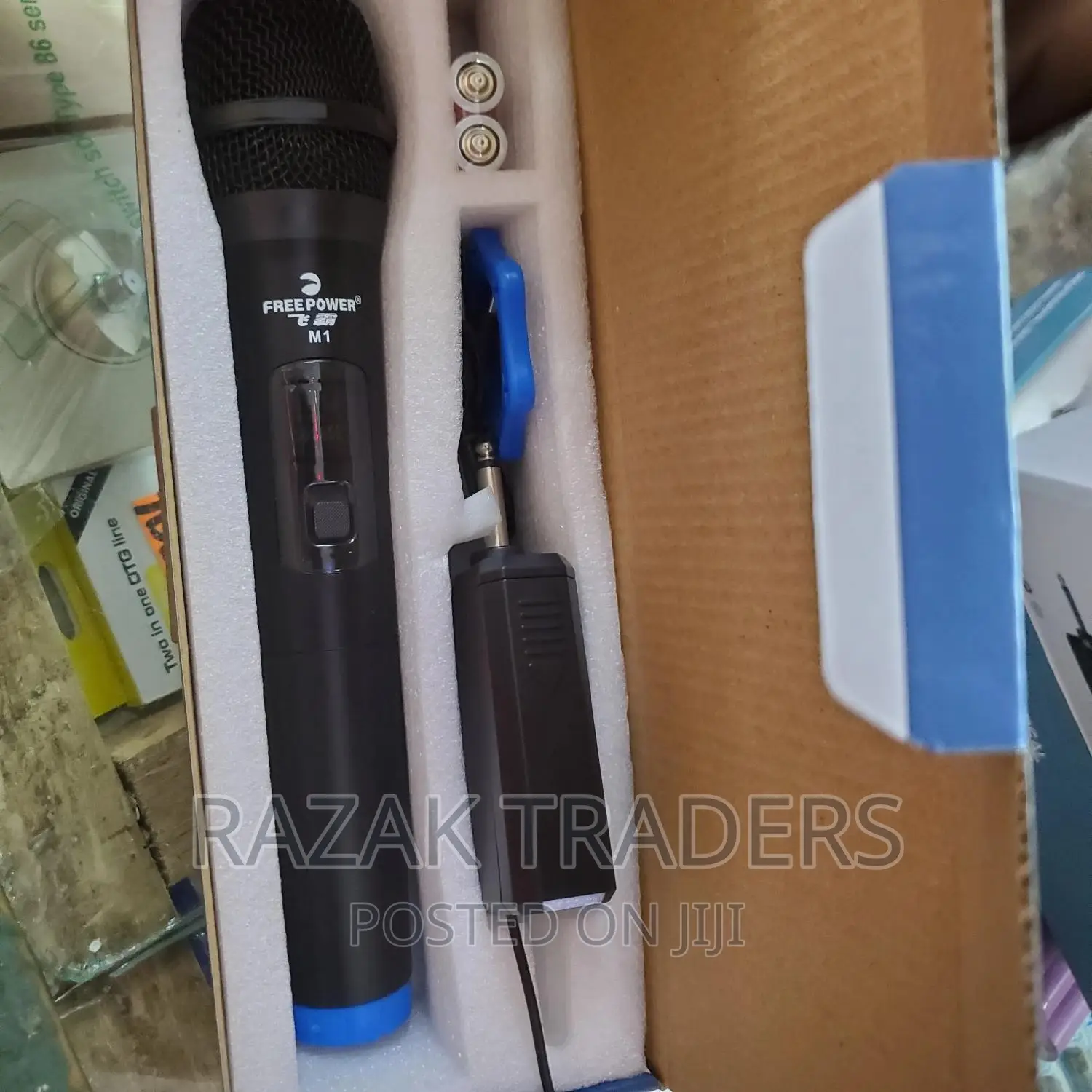 Single Wireless Microphone With Receiver