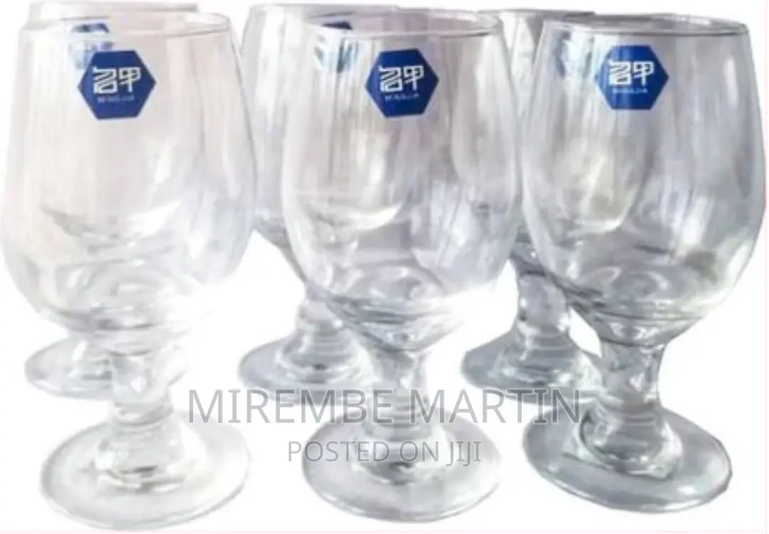Lightbox
6 Pieces Set of Clear Wine Glasses