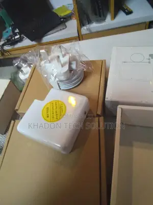 140w USB C Power Adapter