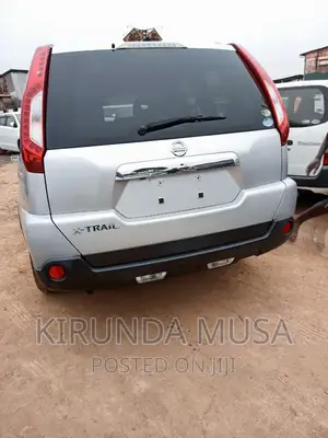 Nissan X-Trail 2010 Silver