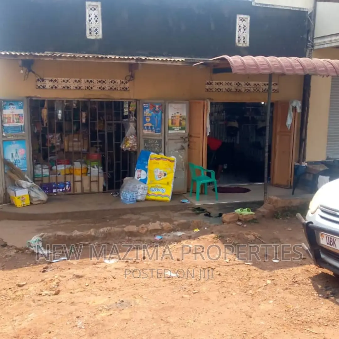 Very Busy Two Commercial Shops Onquicksale in Nansana Town