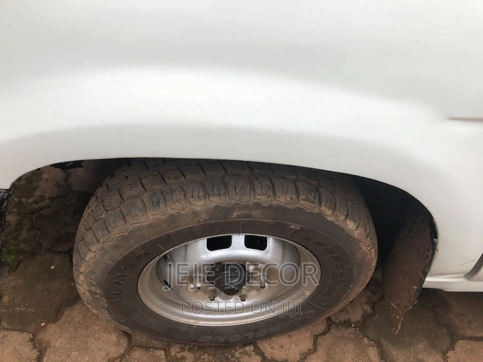 Nissan Pick-Up 1991 White