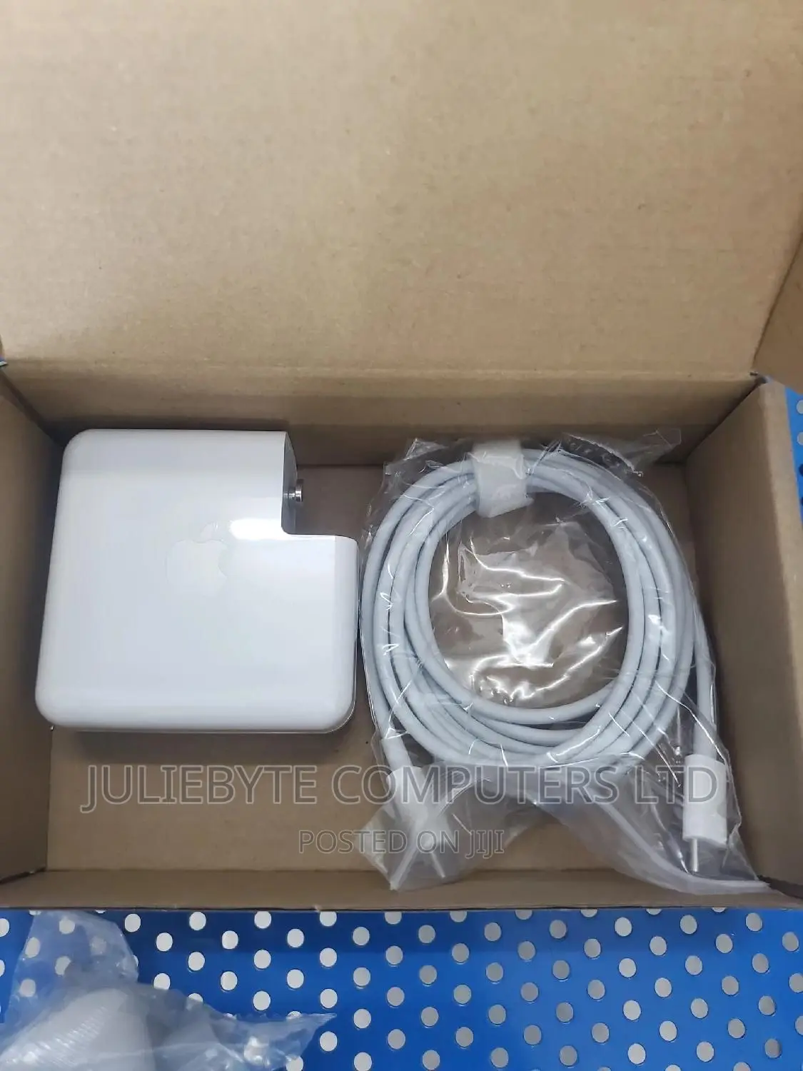Apple Type C Charger for Macbook and Macbook Air