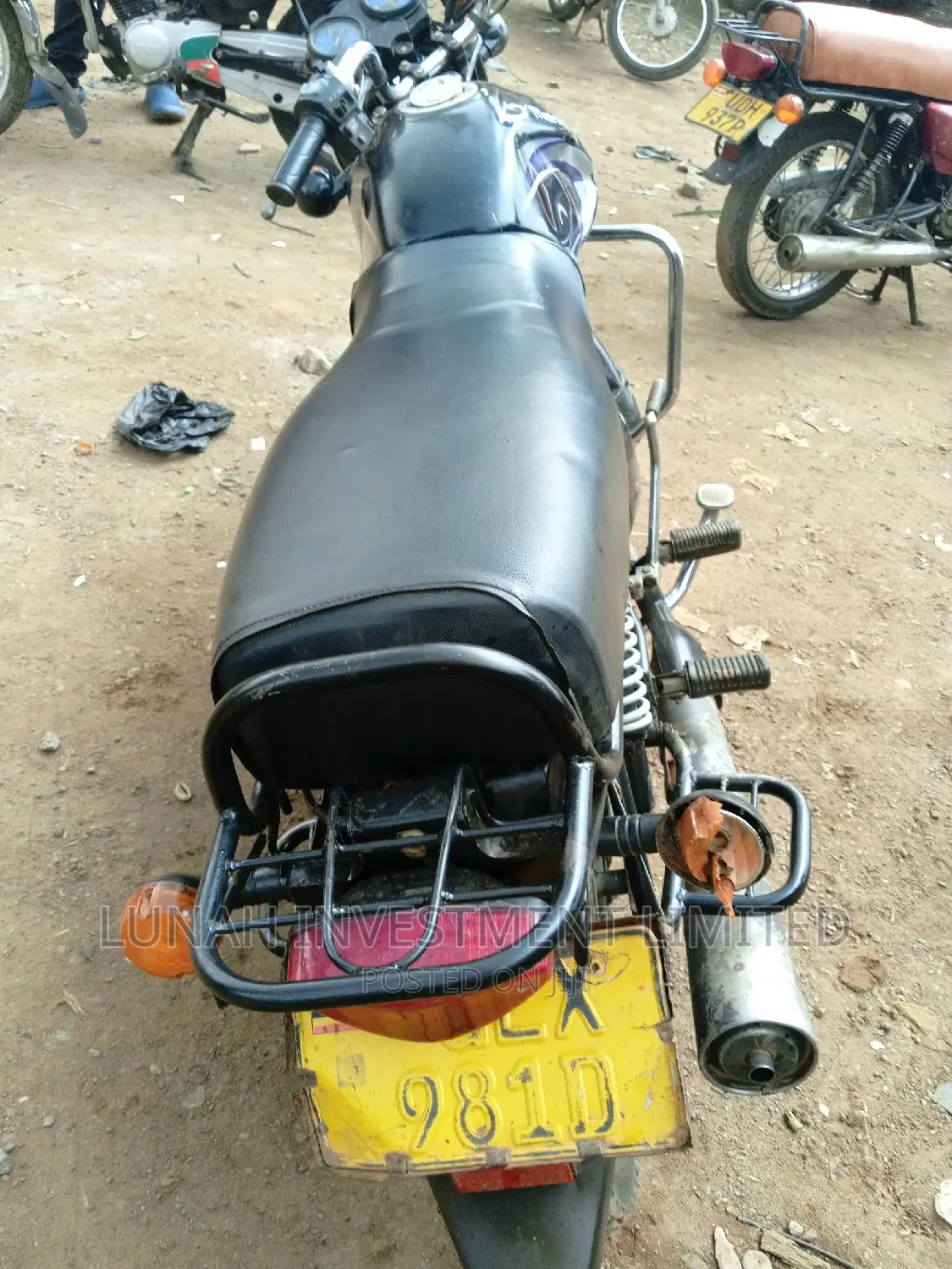 Mahindra Gusto 2021 Red