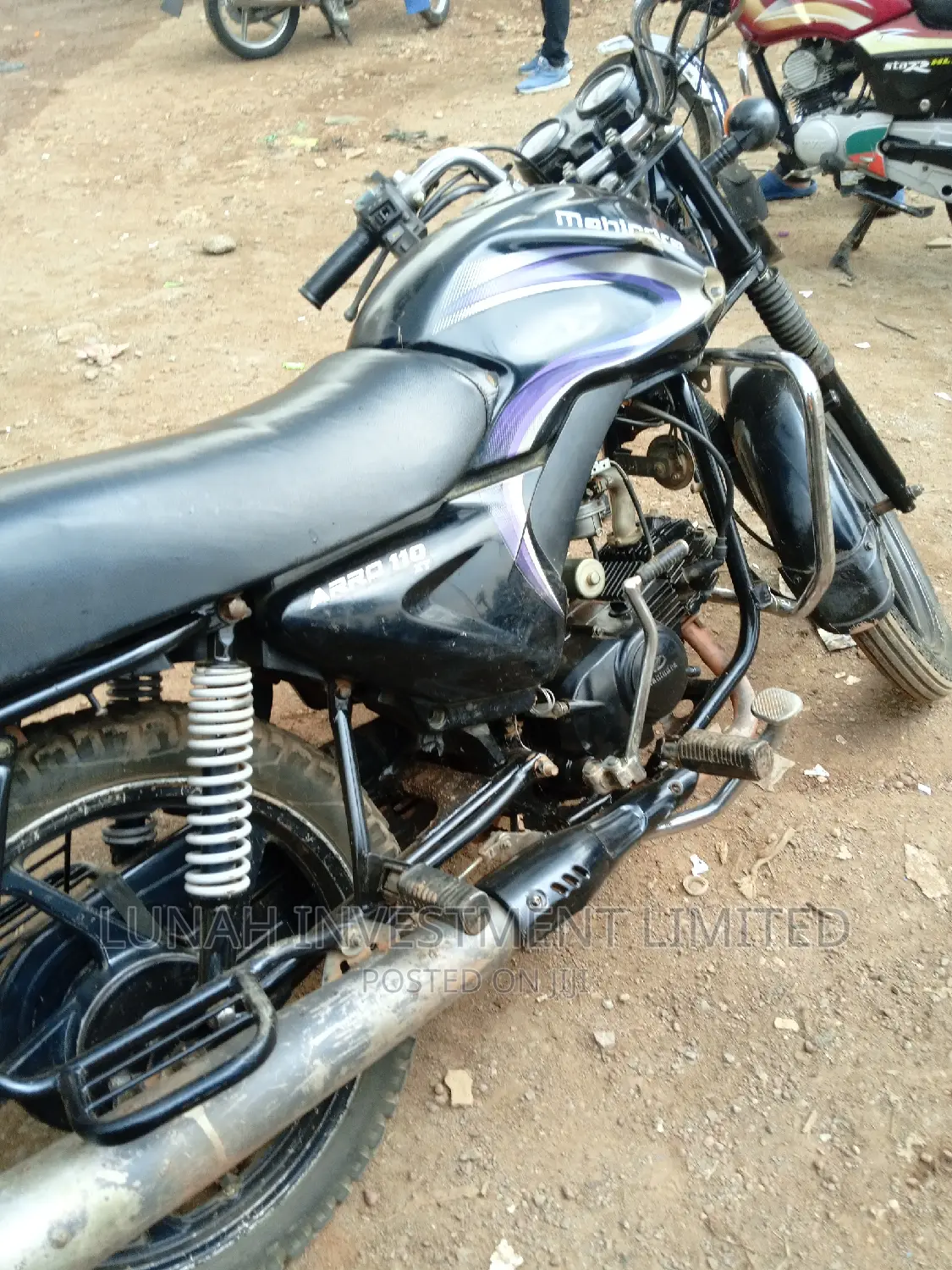 Mahindra Gusto 2021 Red