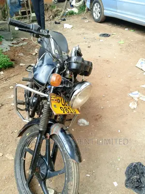 Mahindra Gusto 2021 Red