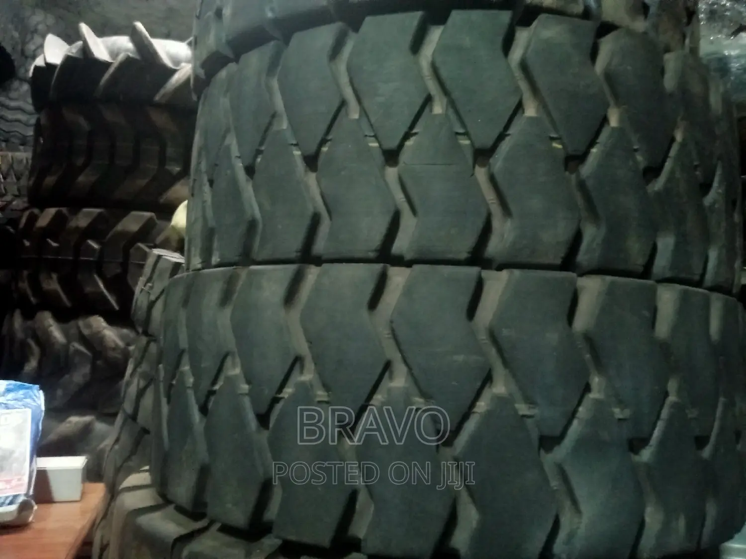 28*9-15 Tube Tyres Original for Forklift