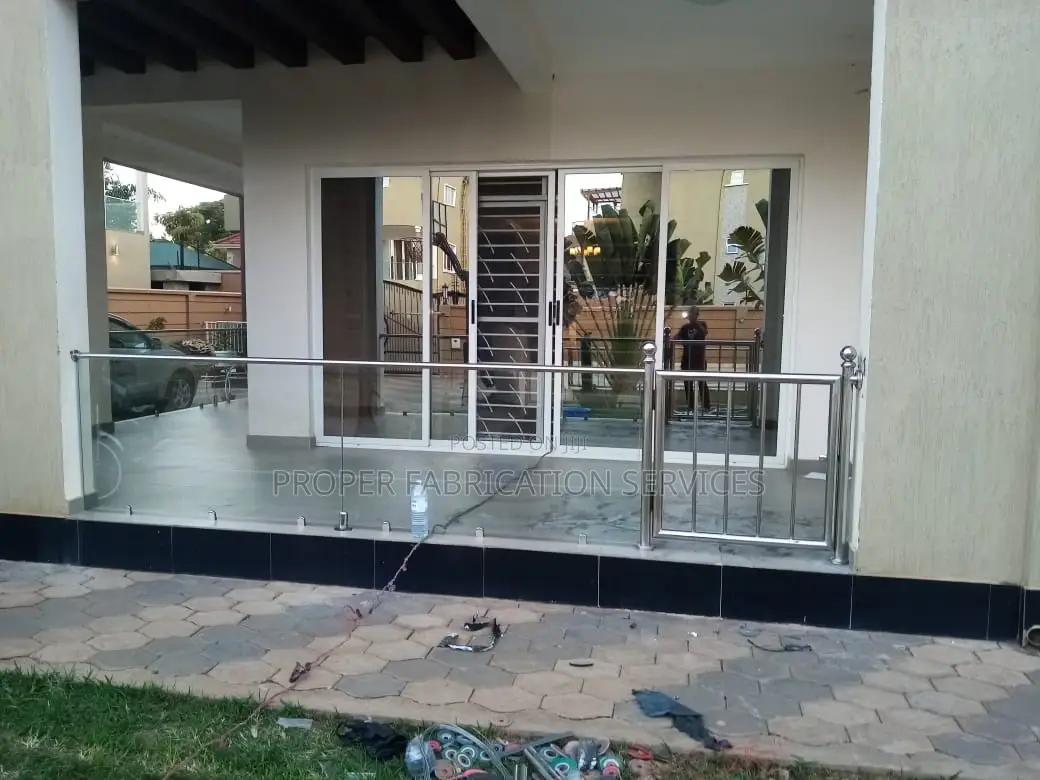 Aluminium Projected Windows