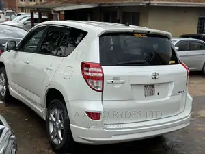 Toyota RAV4 2009 White