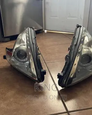 Photo - Toyota Prius Headlight