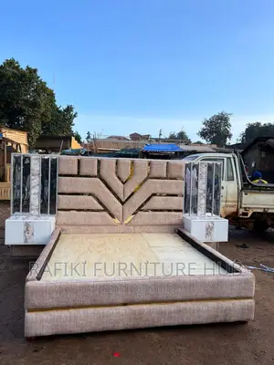 Fabric Bed / 5by6 / Wooden Bed / Classy / Best Furniture