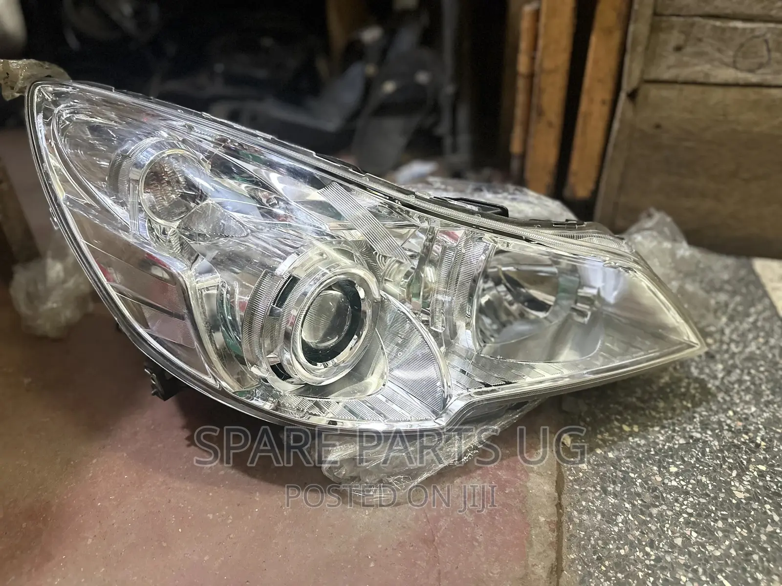 Subaru Outback 2010 - 2013 Headlight