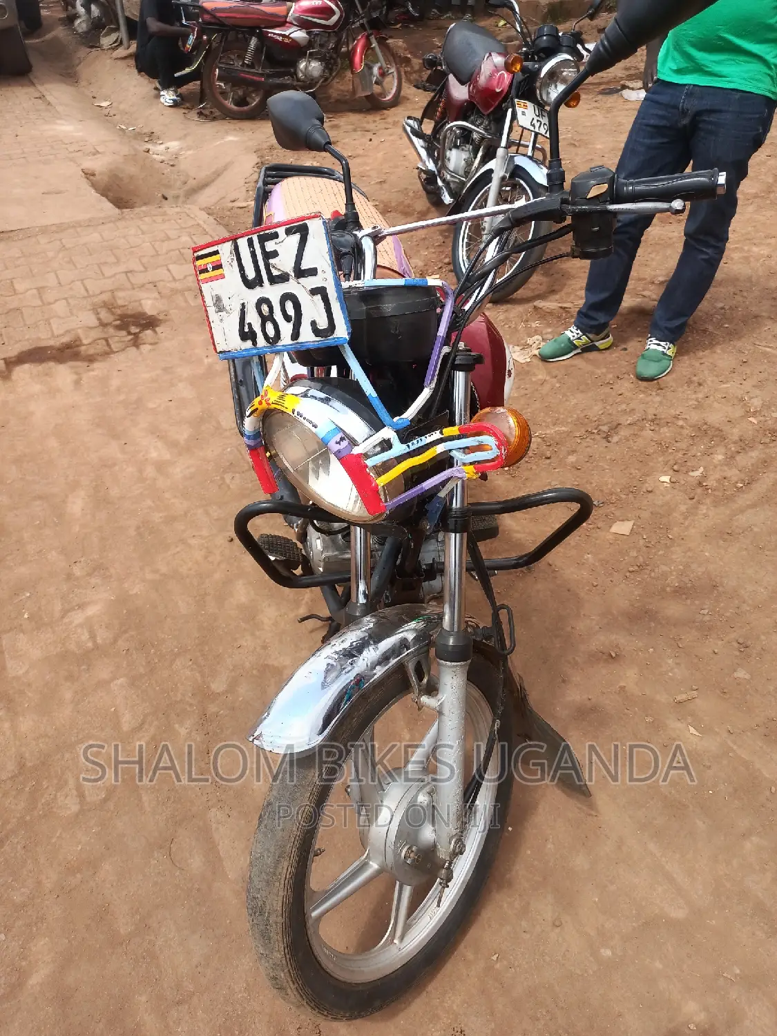 TVS HLX 125 2020 Red
