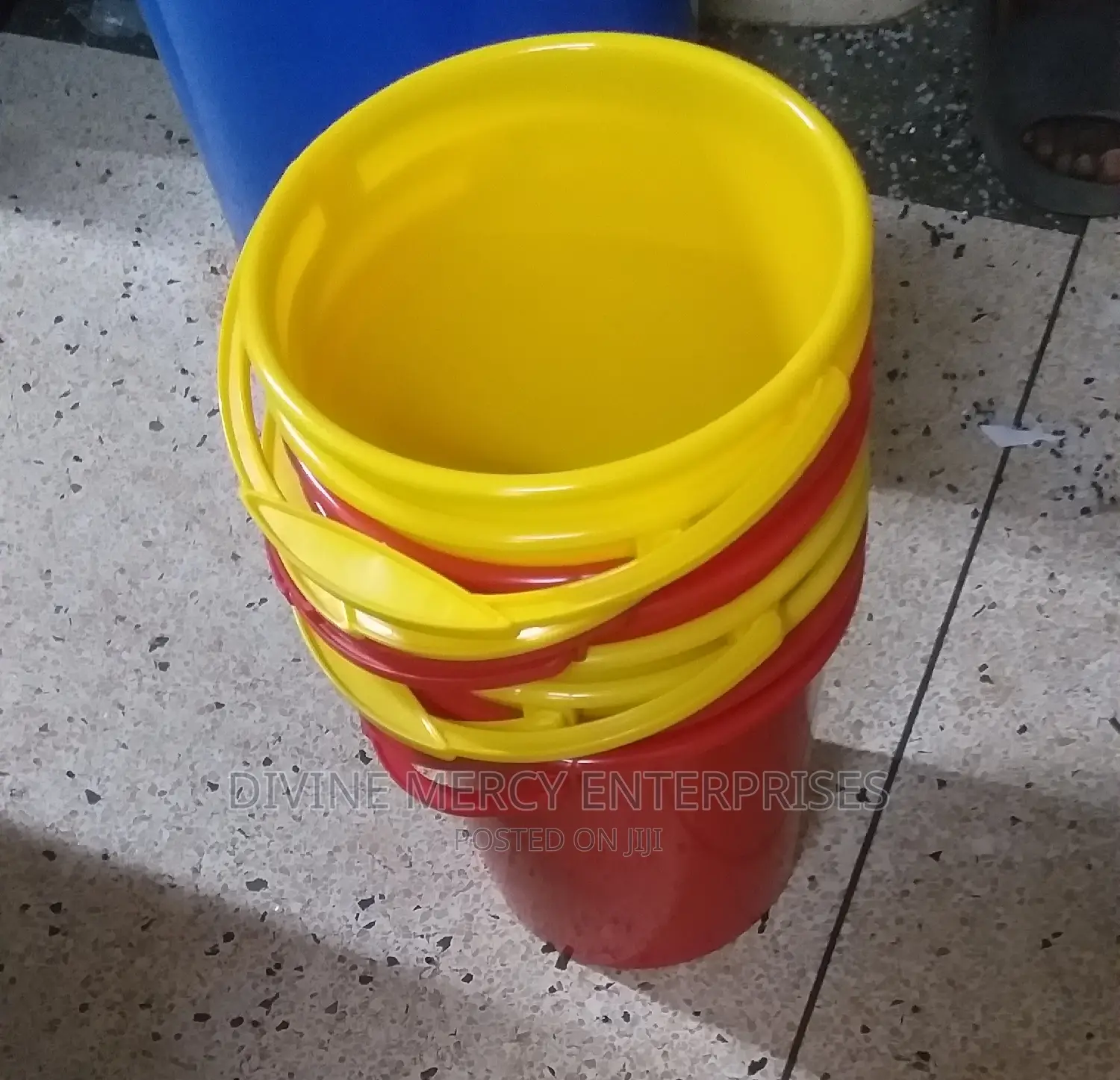 School Bucket 10litres With Lid