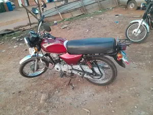 Bajaj Boxer 100 2022 Red